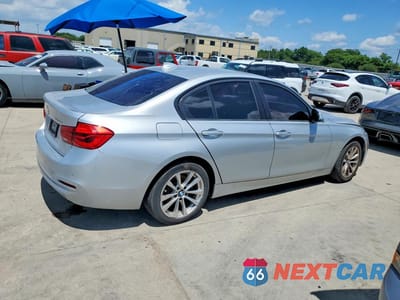 Trzecie zdjęcie samochodu z tyłu: 2017 BMW 320 I VIN:WBA8E1G57HNU13993 - miniatura