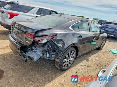 Trzecie zdjęcie samochodu z tyłu: 2018 MAZDA 6 SIGNATURE VIN:JM1GL1XY6J1321785 - miniatura