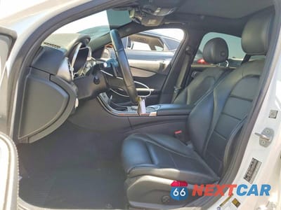 Zdjęcie 7 z 12 samochodu: 2021 MERCEDES-BENZ C 300 VIN:W1KWF8DBXMR631655 - miniatura