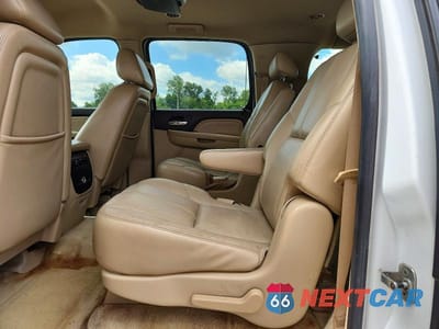 Zdjęcie 11 z 13 samochodu: 2007 GMC YUKON XL DENALI VIN:1GKFK66857J377551 - miniatura