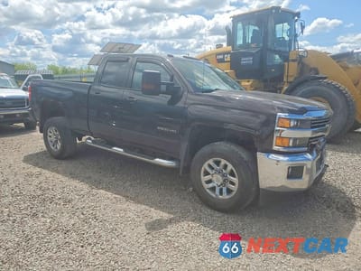 Czwarte zdjęcie samochodu z boku: 2018 CHEVROLET SILVERADO K2500 HEAVY DUTY LT VIN:1GC2KVEG3JZ178648 - miniatura