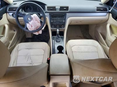 Zdjęcie 8 z 13 samochodu: 2013 VOLKSWAGEN PASSAT S VIN:1VWAH7A36DC147522 - miniatura