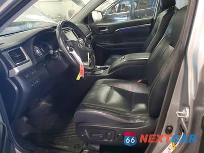 Zdjęcie 7 z 12 samochodu: 2018 TOYOTA HIGHLANDER HYBRID LIMITED PLATINUM VIN:5TDDGRFH6JS040287 - miniatura