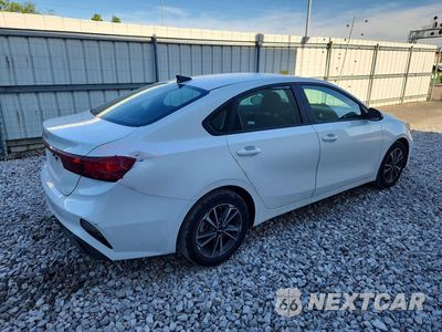 Trzecie zdjęcie samochodu z tyłu: 2024 KIA FORTE LXS VIN:3KPF24AD1RE757958 - miniatura