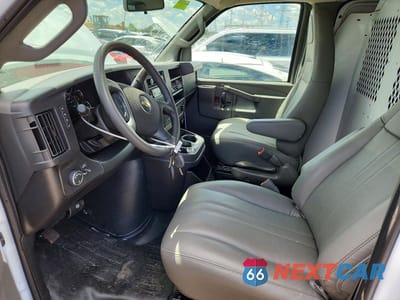 Zdjęcie 7 z 13 samochodu: 2025 CHEVROLET EXPRESS G2500 VIN:1GCWGAFP4S1280406 - miniatura