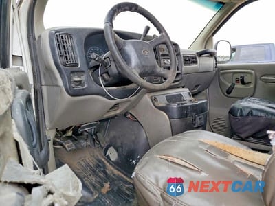 Zdjęcie 8 z 12 samochodu: 2001 CHEVROLET EXPRESS G1500 VIN:1GCFG15W911190790 - miniatura