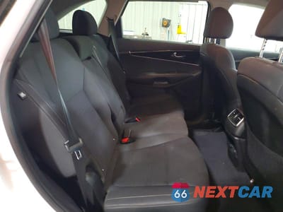 Zdjęcie 10 z 12 samochodu: 2019 KIA SORENTO LX VIN:5XYPGDA39KG568447 - miniatura