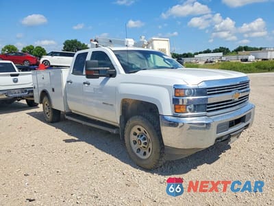 Czwarte zdjęcie samochodu z boku: 2017 CHEVROLET SILVERADO K3500 VIN:1GB2KYEG9HZ305564 - miniatura
