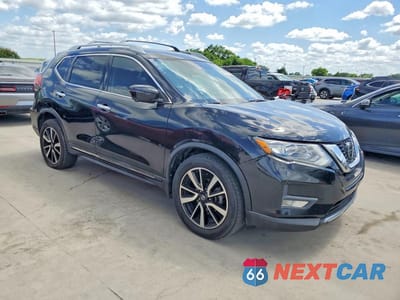 Czwarte zdjęcie samochodu z boku: 2020 NISSAN ROGUE SL VIN:5N1AT2MV6LC771753 - miniatura
