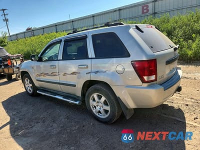 Drugie zdjęcie samochodu z przodu: 2009 JEEP GRAND CHEROKEE LAREDO VIN:1J8HR48P49C553398 - miniatura