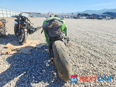 Czwarte zdjęcie samochodu z boku: 2025 KAWASAKI ZX1002 L VIN:JKBZXVL12SA018667 - miniatura