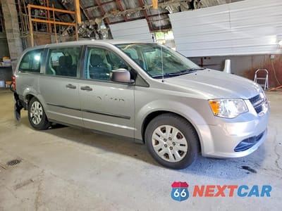 Czwarte zdjęcie samochodu z boku: 2016 DODGE GRAND CARAVAN SE VIN:2C4RDGBG6GR103180 - miniatura