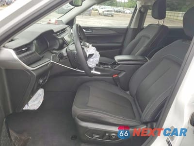 Zdjęcie 7 z 14 samochodu: 2023 JEEP GRAND CHEROKEE L LAREDO VIN:1C4RJJAG5P8901723 - miniatura
