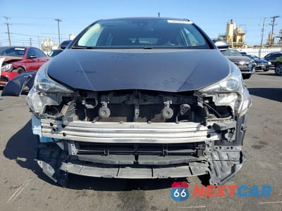 Piąte zdjęcie samochodu w środku: 2016 TOYOTA PRIUS THREE VIN:JTDKARFU6G3024106 - miniatura