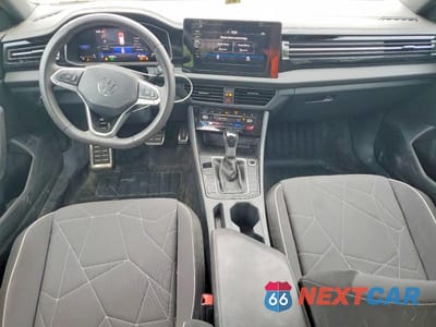 Zdjęcie 8 z 12 samochodu: 2025 VOLKSWAGEN JETTA SPORT VIN:3VWBX7BU9SM086628 - miniatura