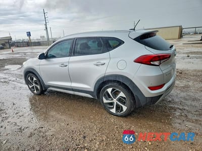 Drugie zdjęcie samochodu z przodu: 2017 HYUNDAI TUCSON SPORT VIN:KM8J33A2XHU521174 - miniatura