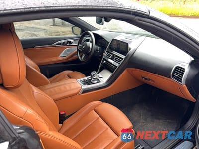 Piąte zdjęcie samochodu w środku: 2019 BMW M850XI VIN:WBAFY4C55KBJ98967 - miniatura
