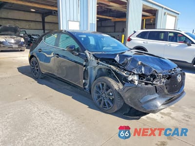 Czwarte zdjęcie samochodu z boku: 2024 MAZDA 3 SELECT SPORT VIN:JM1BPAKM5R1712943 - miniatura