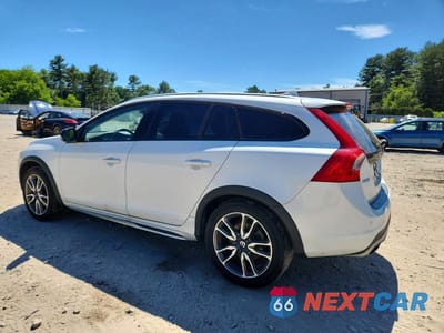 Drugie zdjęcie samochodu z przodu: 2017 VOLVO V60 CROSS COUNTRY PREMIER VIN:YV440MWK2H1039743 - miniatura
