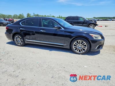Czwarte zdjęcie samochodu z boku: 2013 LEXUS LS 460L VIN:JTHGL5EF0D5049920 - miniatura