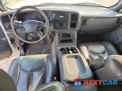 Zdjęcie 8 z 13 samochodu: 2004 CHEVROLET SILVERADO C3500 VIN:1GCJC33U34F184543 - miniatura