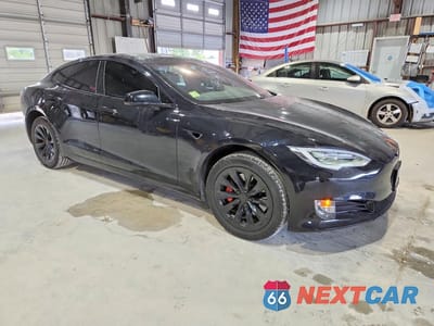 Czwarte zdjęcie samochodu z boku: 2019 TESLA MODEL S VIN:5YJSA1E22KF304845 - miniatura