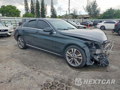 Czwarte zdjęcie samochodu z boku: 2019 MERCEDES-BENZ C 300 VIN:55SWF8DB5KU285039 - miniatura