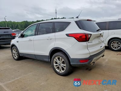 Drugie zdjęcie samochodu z przodu: 2019 FORD ESCAPE SE VIN:1FMCU9GD3KUB99700 - miniatura