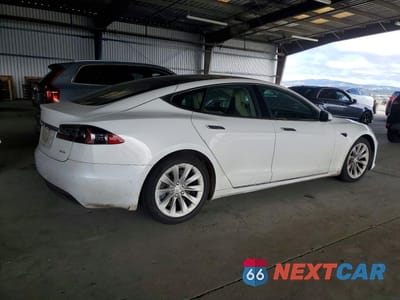 Trzecie zdjęcie samochodu z tyłu: 2017 TESLA MODEL S VIN:5YJSA1E2XHF190585 - miniatura