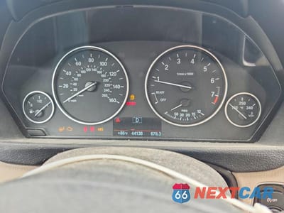 Zdjęcie 10 z 13 samochodu: 2017 BMW 320 XI VIN:WBA8E5G3XHNU43897 - miniatura