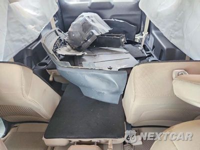 Zdjęcie 10 z 13 samochodu: 2023 FORD EXPLORER VIN:1FMSK7BH6PGA34973 - miniatura