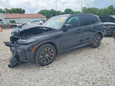 2026 BMW X5 M60I 5UX33EU02T9387273 - główne zdjęcie licytacji z USA - miniatura