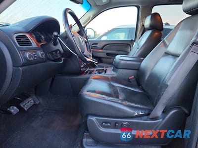 Zdjęcie 7 z 13 samochodu: 2014 CHEVROLET SUBURBAN K1500 LTZ VIN:1GNSKKE75ER147641 - miniatura