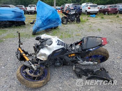 Trzecie zdjęcie samochodu z tyłu: 2025 YAMAHA MT09 SP VIN:JYARN95E1SA001023 - miniatura