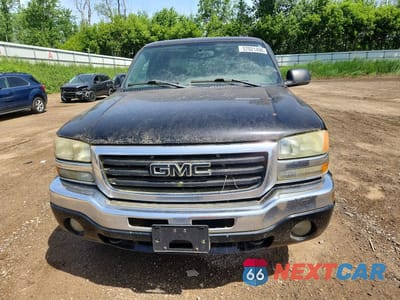 Piąte zdjęcie samochodu w środku: 2004 GMC NEW SIERRA K1500 VIN:2GTEK19T741388597 - miniatura