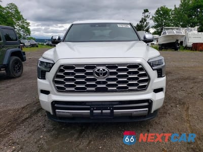 Piąte zdjęcie samochodu w środku: 2026 TOYOTA SEQUOIA CAPSTONE VIN:7SVAAABA3TX076228 - miniatura
