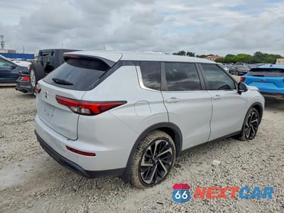 Trzecie zdjęcie samochodu z tyłu: 2022 MITSUBISHI OUTLANDER ES VIN:JA4J3TA82NZ032298 - miniatura