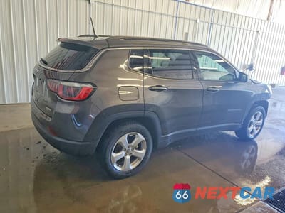 Trzecie zdjęcie samochodu z tyłu: 2018 JEEP COMPASS LATITUDE VIN:3C4NJCBB5JT338856 - miniatura