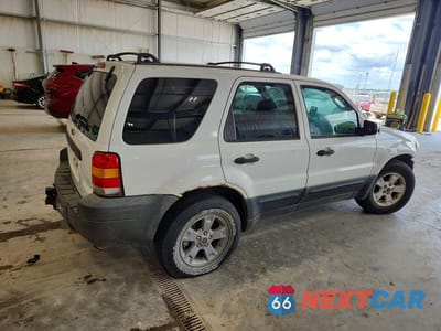 Trzecie zdjęcie samochodu z tyłu: 2005 FORD ESCAPE XLT VIN:1FMYU93195KA70507 - miniatura