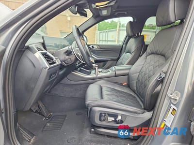 Zdjęcie 7 z 13 samochodu: 2025 BMW X5 XDRIVE50E VIN:5UX43EU08S9X01012 - miniatura