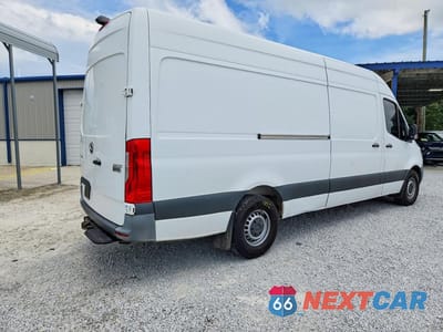 Trzecie zdjęcie samochodu z tyłu: 2022 MERCEDES-BENZ SPRINTER 2500 DELIVERY VAN VIN:W1Y40CHY2NT085499 - miniatura