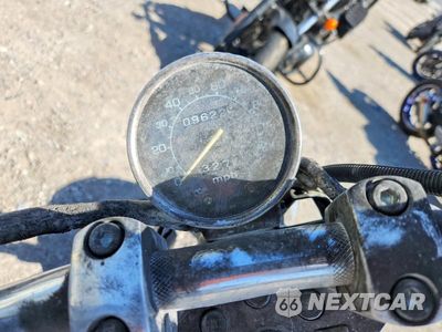 Zdjęcie 7 z 8 samochodu: 2005 HONDA VT600 CD VIN:JH2PC21315M602956 - miniatura