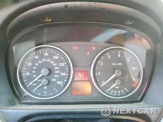 Zdjęcie 9 z 12 samochodu: 2006 BMW 330 I VIN:WBAVB33556PS11734 - miniatura