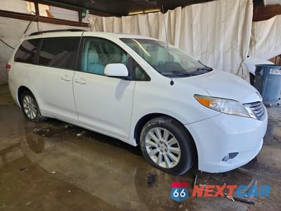 Czwarte zdjęcie samochodu z boku: 2012 TOYOTA SIENNA XLE 7-PASSENGER VIN:5TDDK3DCXCS040055 - miniatura