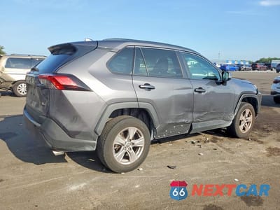 Trzecie zdjęcie samochodu z tyłu: 2022 TOYOTA RAV4 XLE VIN:2T3W1RFV4NW214216 - miniatura