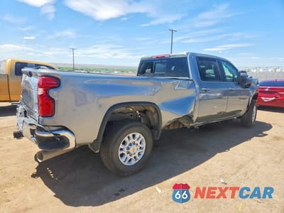 Trzecie zdjęcie samochodu z tyłu: 2025 CHEVROLET SILVERADO K3500 LT VIN:1GC4KTEY8SF251828 - miniatura