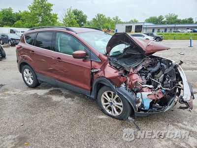 Czwarte zdjęcie samochodu z boku: 2018 FORD ESCAPE SE VIN:1FMCU0GD0JUB51758 - miniatura