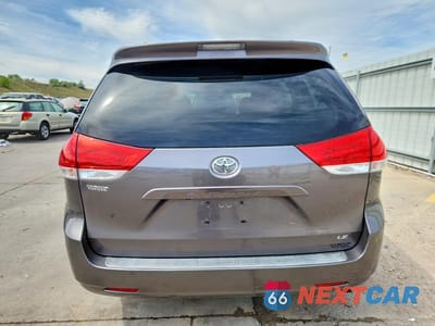 Zdjęcie 6 z 13 samochodu: 2011 TOYOTA SIENNA LE VIN:5TDKK3DC0BS037624 - miniatura