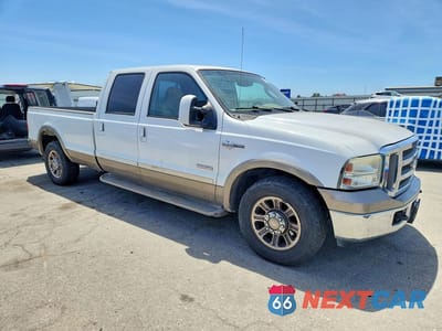 Czwarte zdjęcie samochodu z boku: 2005 FORD F250 SUPER DUTY VIN:1FTSW20P95EB17537 - miniatura