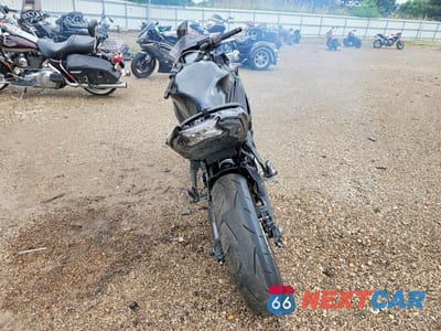 Czwarte zdjęcie samochodu z boku: 2026 KAWASAKI EX650 R VIN:ML5EXER18TDAH3312 - miniatura
